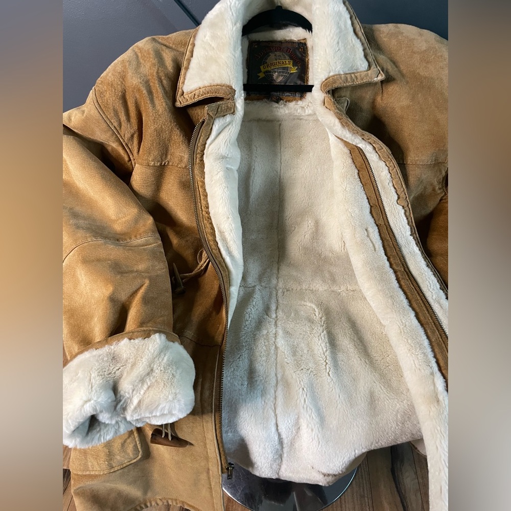 🔥🔥Vintage Authentic Women’s Shearling Coat